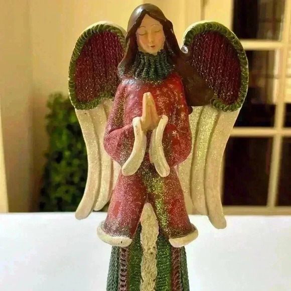 Christmas/Holiday Angel For Home Decoration - Picture 4 of 10
